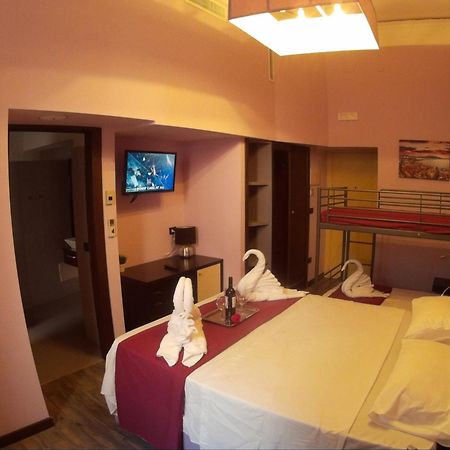 Dolce Vita Rooms เนเปิลส์ ภายนอก รูปภาพ