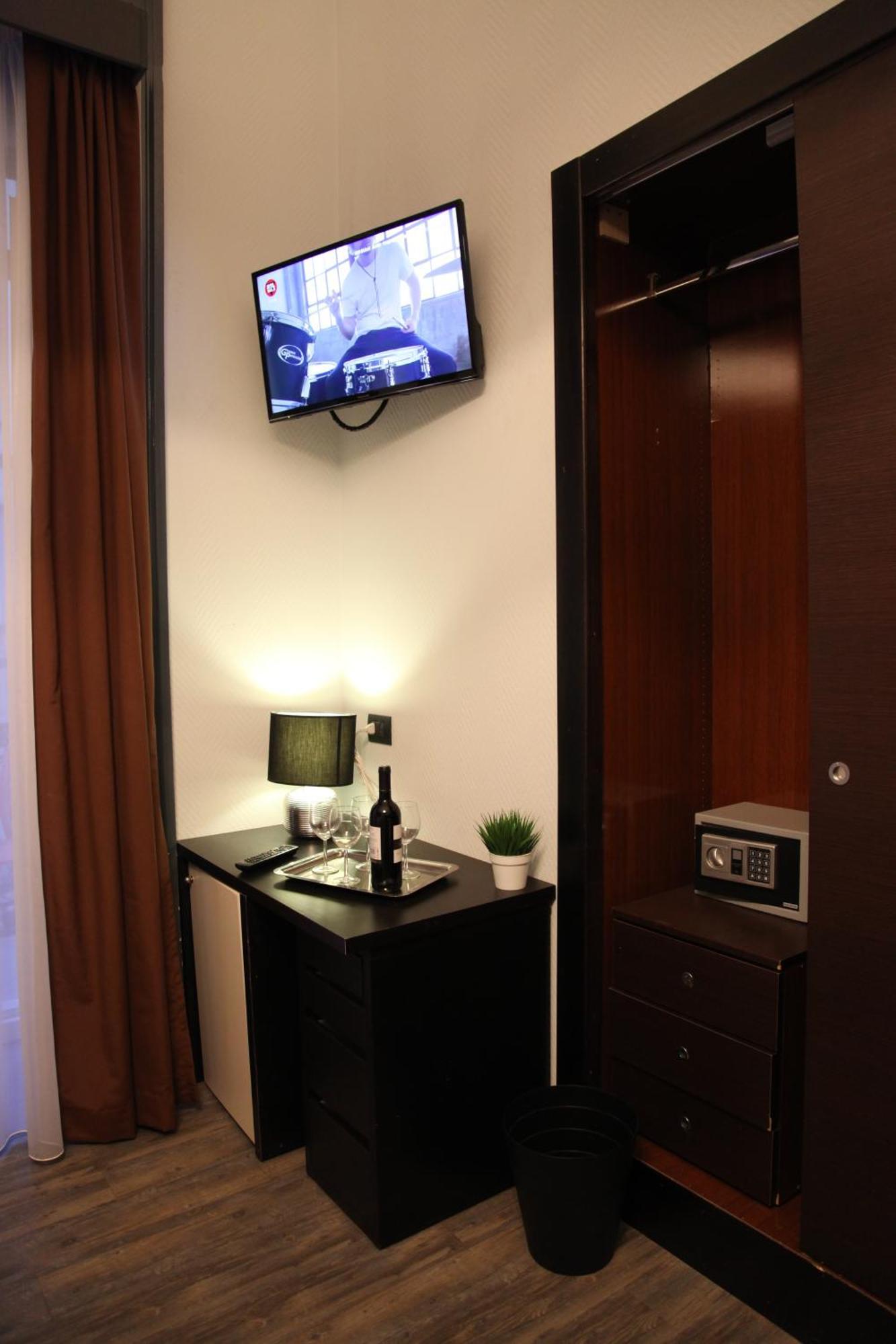 Dolce Vita Rooms เนเปิลส์ ภายนอก รูปภาพ
