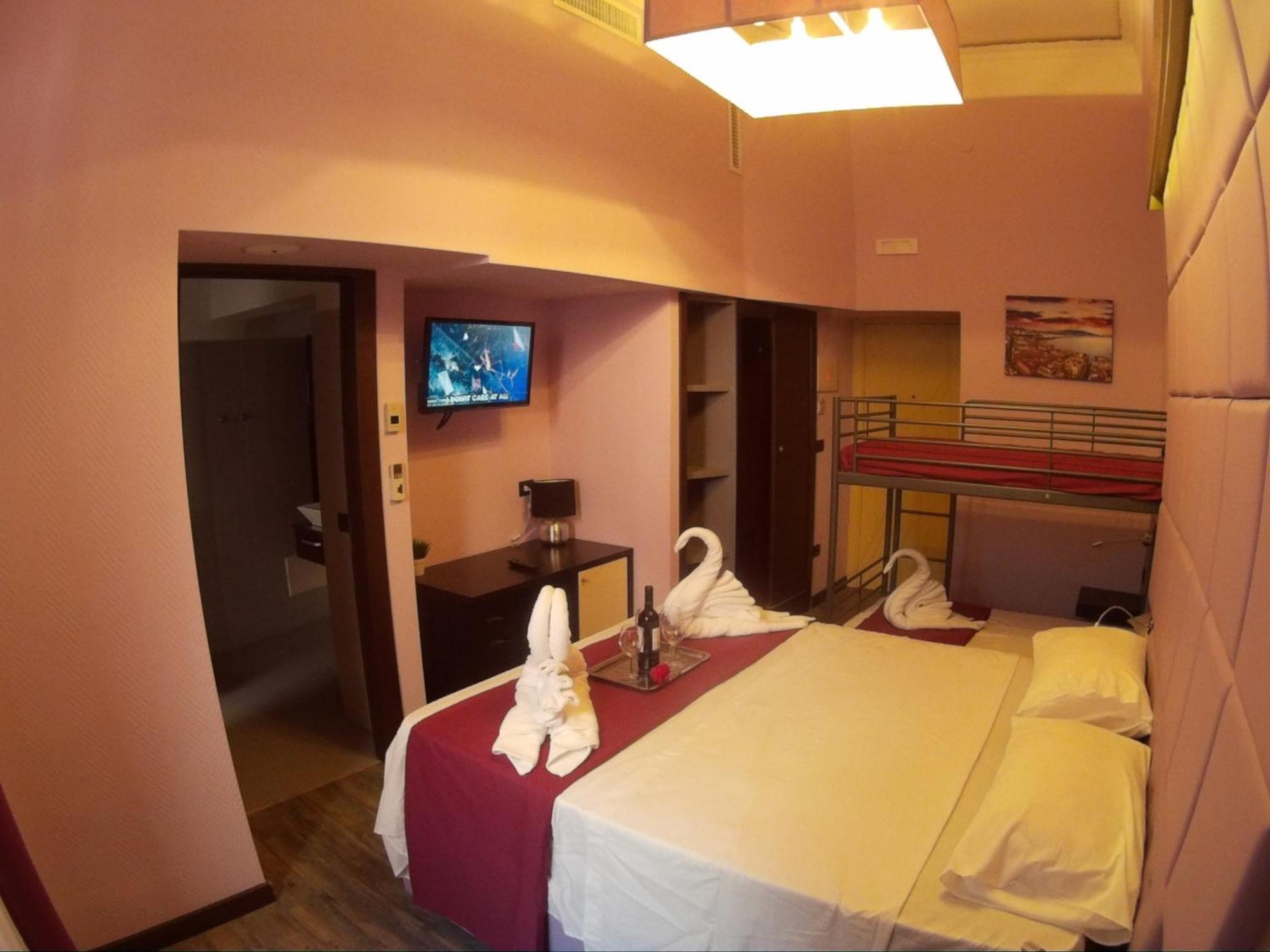 Dolce Vita Rooms เนเปิลส์ ภายนอก รูปภาพ