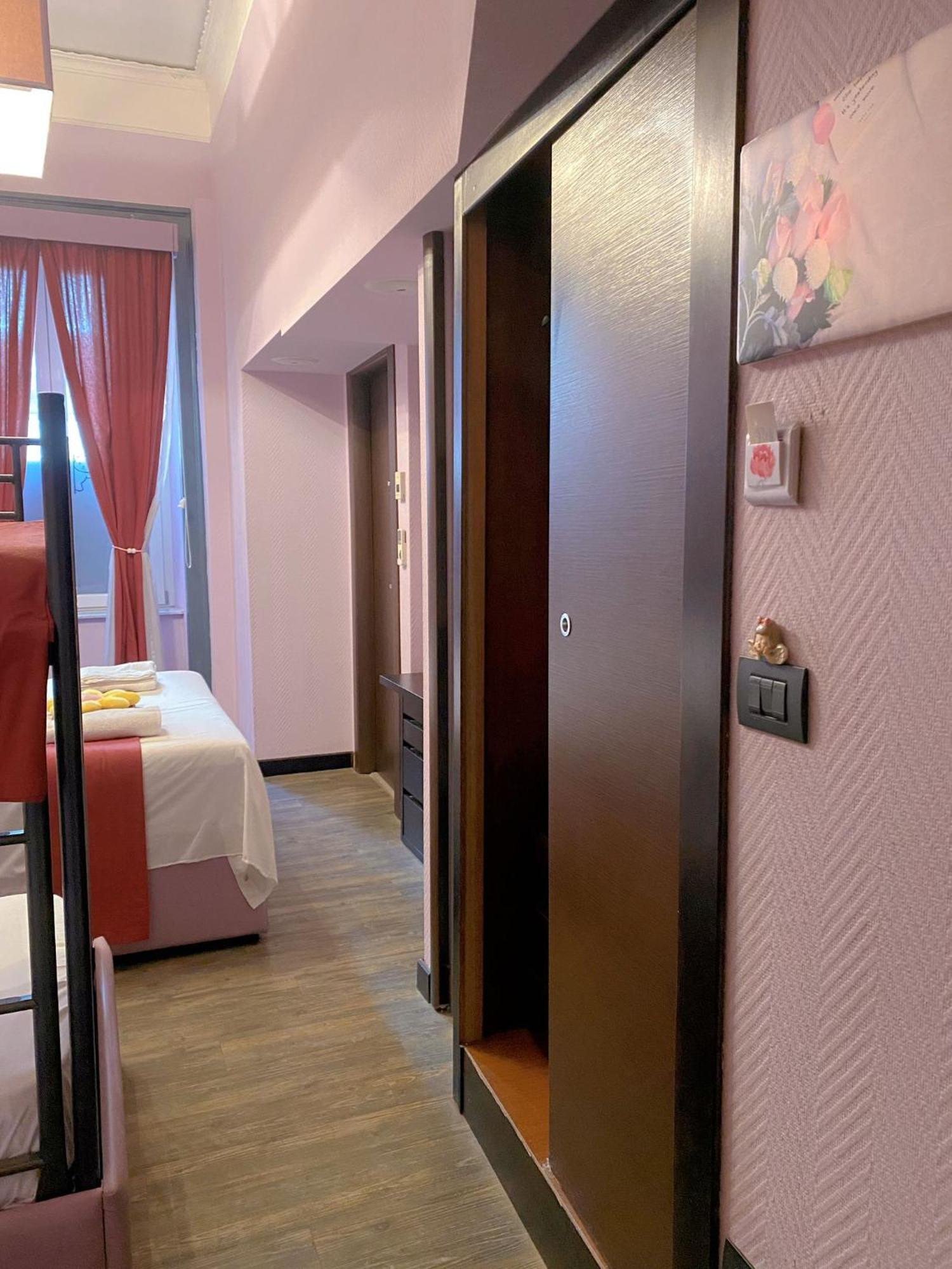 Dolce Vita Rooms เนเปิลส์ ภายนอก รูปภาพ