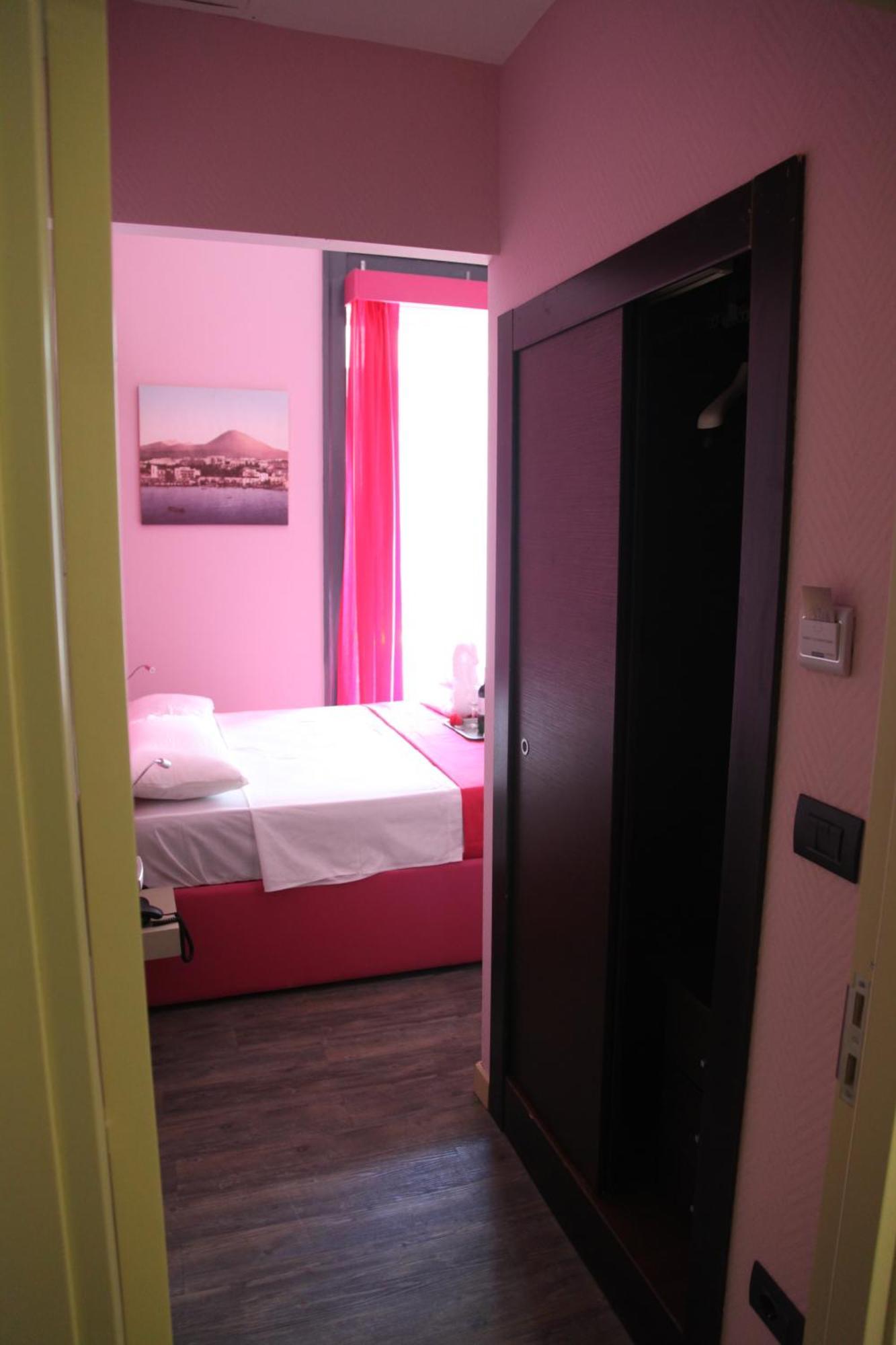 Dolce Vita Rooms เนเปิลส์ ภายนอก รูปภาพ